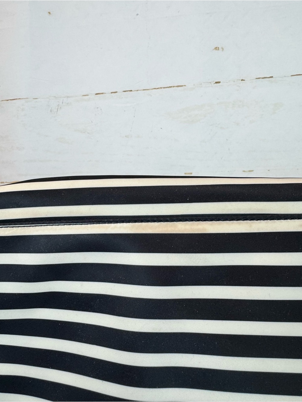 Kate Spade | Large Striped Zipper Tote with Crossbody Strap - Picture 10 of 14